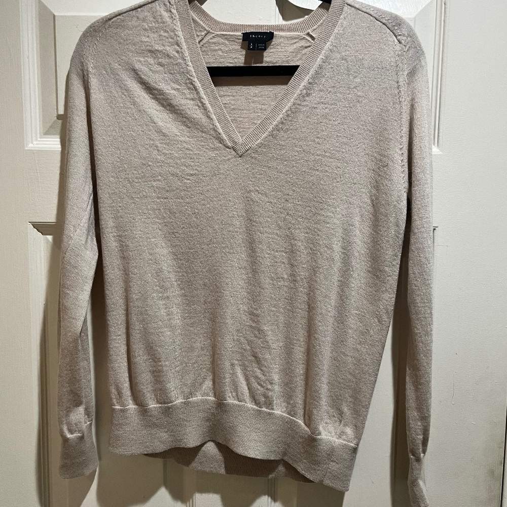 theory cream v-neck crew sweater